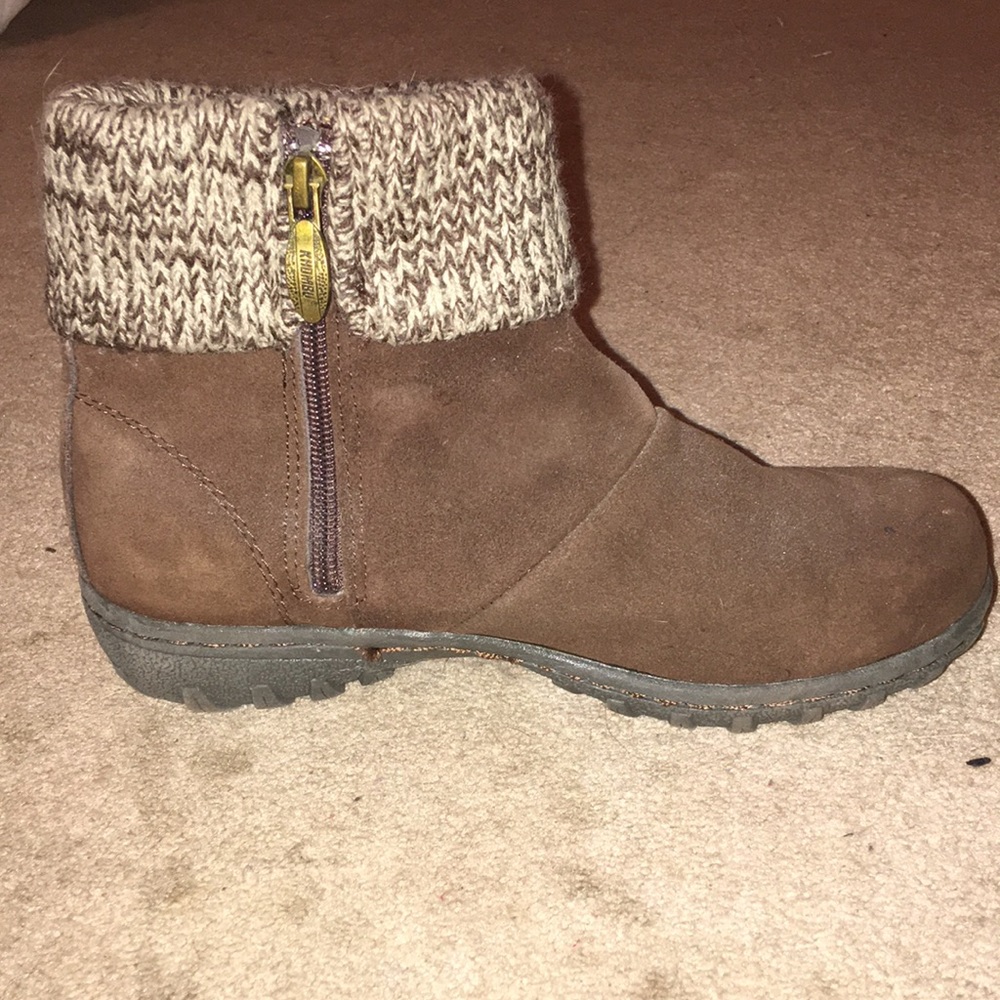 Snow boots